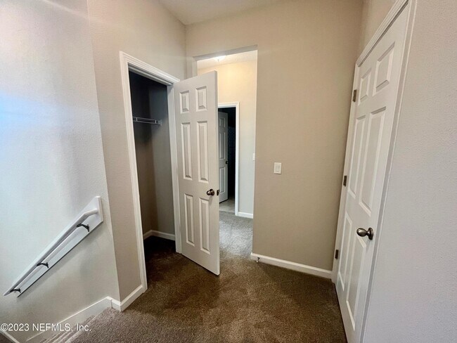 Building Photo - 2117 Hawkeye Pl