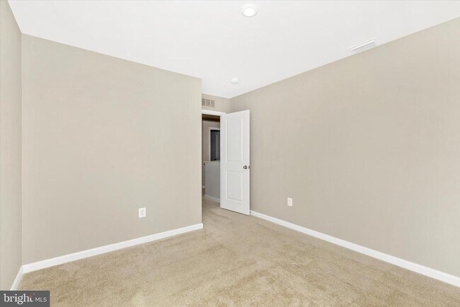 Building Photo - 38 Diopside Dr