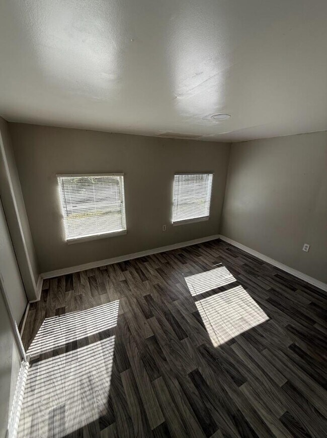 Building Photo - 8135 Tolles Dr