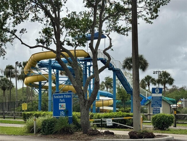 Building Photo - 435 Rainbow Springs Terrace