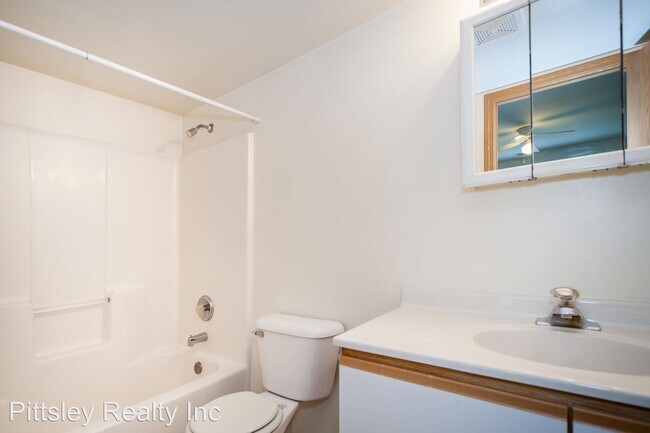 Building Photo - 2 br, 2 bath Apartment - 735 Fotis Drive