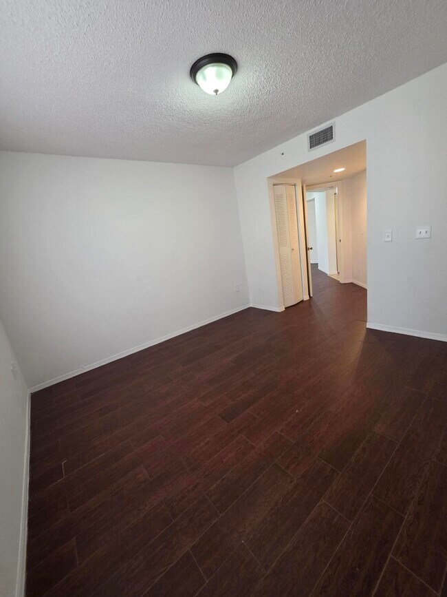 Building Photo - 4175 N Haverhill Rd