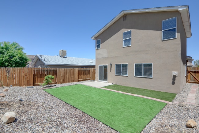 Building Photo - 7312 Eagle View Ave NE