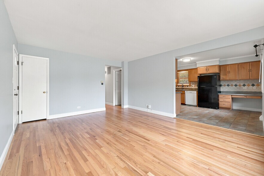 Building Photo - 1113 S Haddow Ave