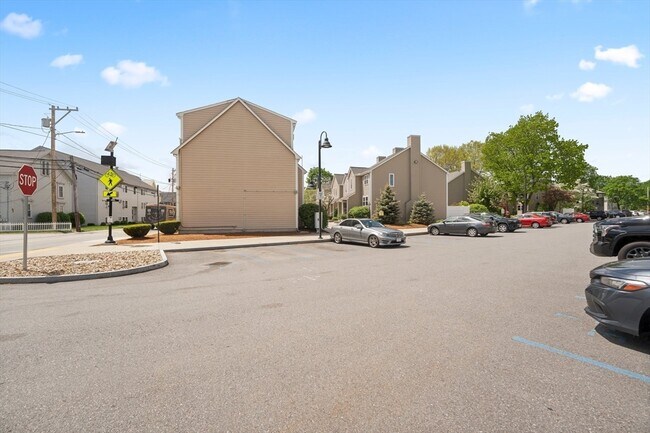 Building Photo - 51 Fairfield Park