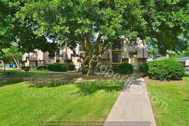 Building Photo - 411 Old Manor Rd