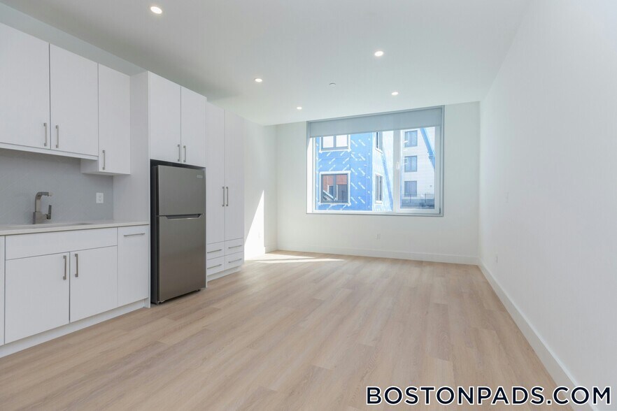Building Photo - 1127 Harrison Ave