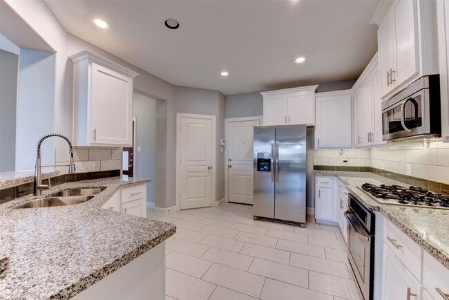 Building Photo - 1811 Wichita St