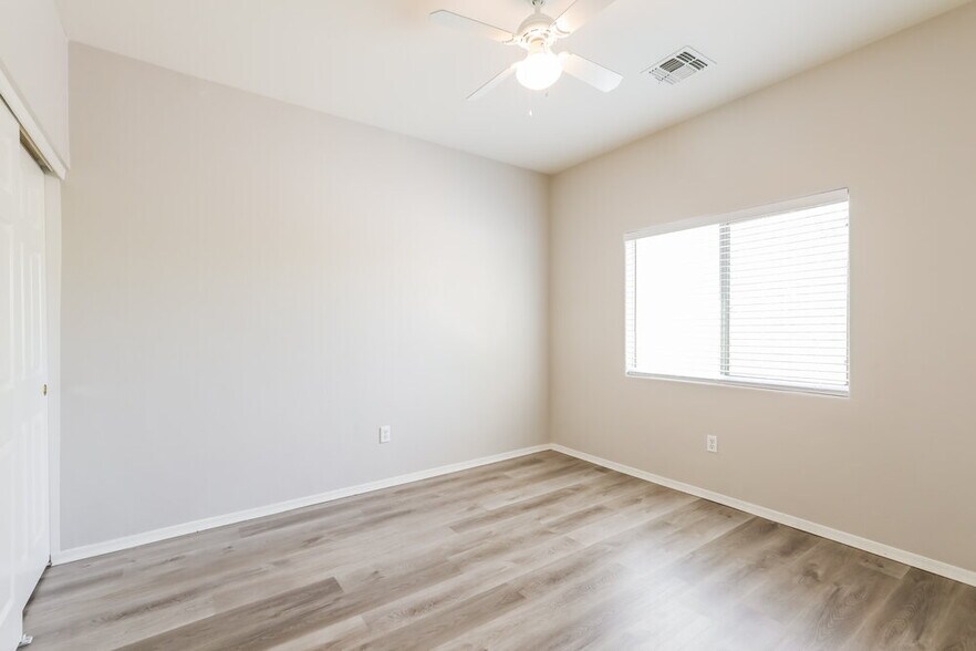 Building Photo - 485 E Placita Fanega