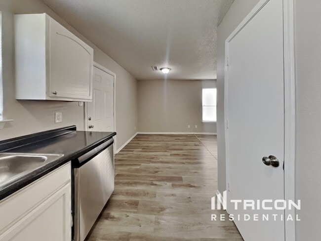 Building Photo - 2803 Redland Ln