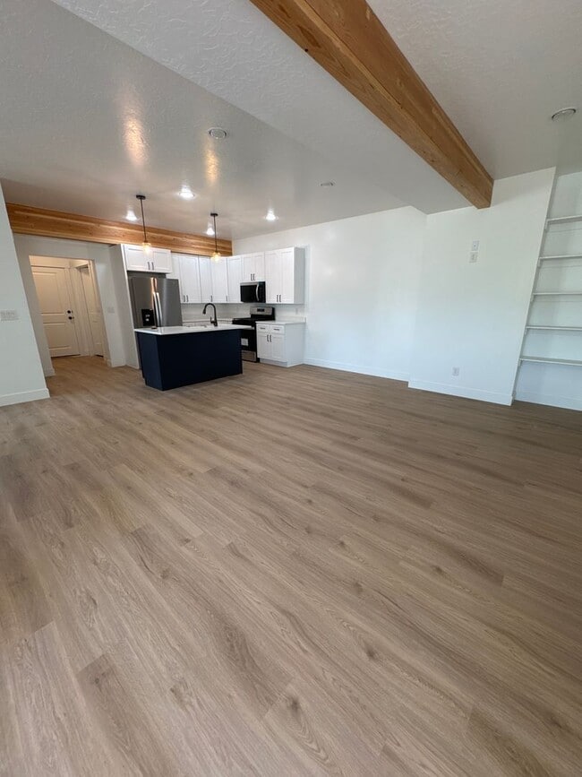 Building Photo - 729 W 350 N