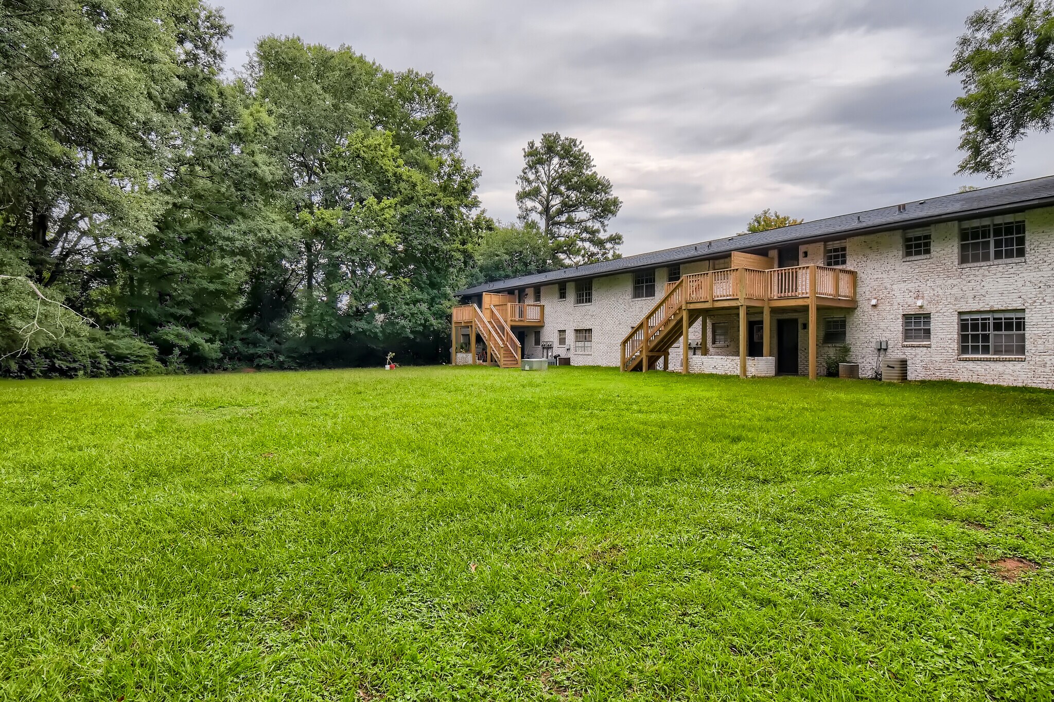 Building Photo - Room in Apartment on Cleveland St
