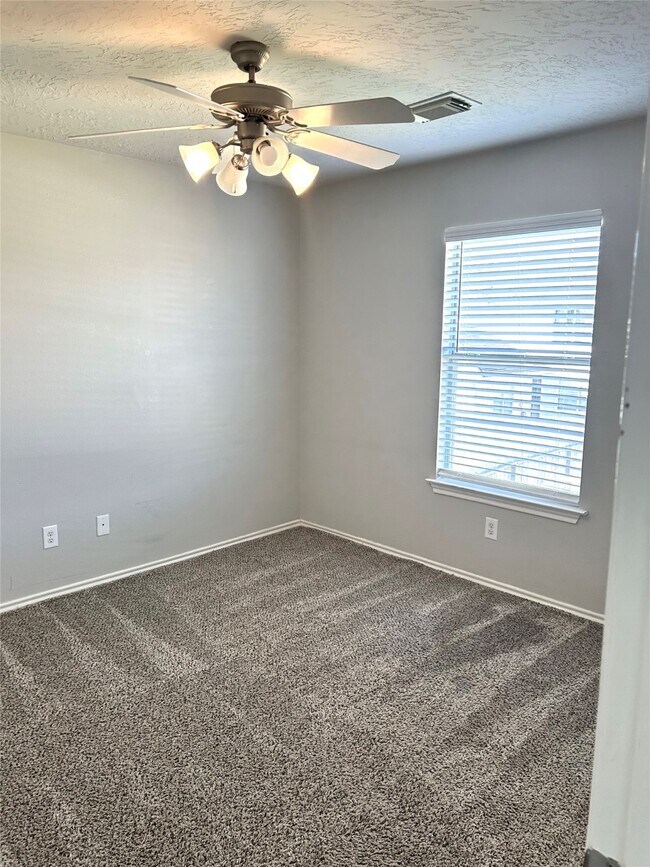 Building Photo - 19923 Malletia Dr