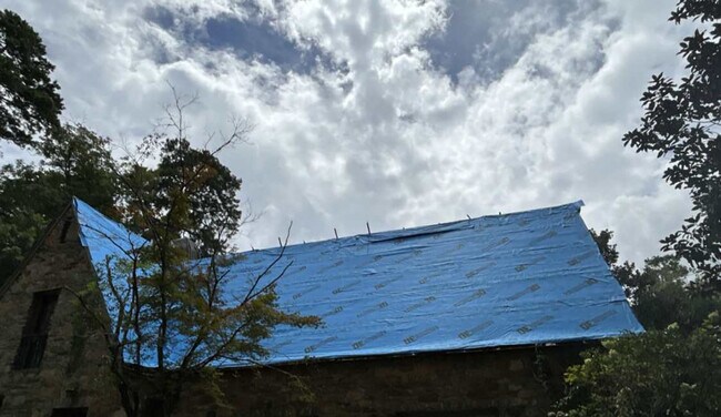 Building Photo - 1414 Dinglewood Dr