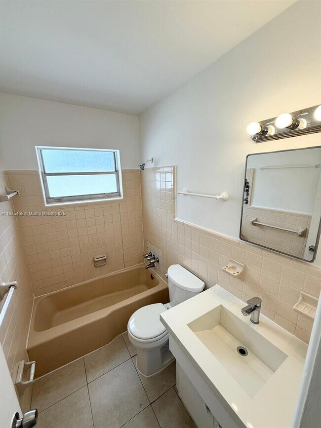 Building Photo - 315 NW 32nd St