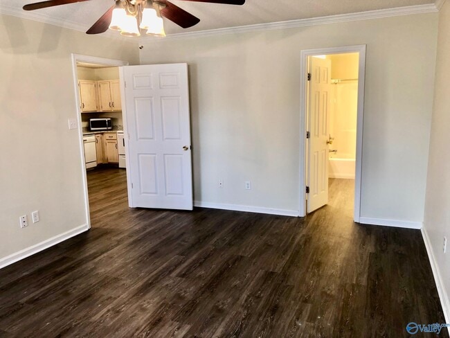 Building Photo - 523 Aspen Way