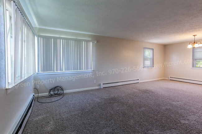 Building Photo - V-07