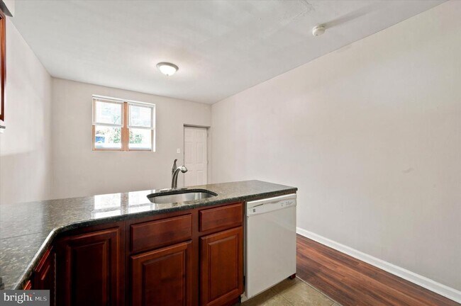 Building Photo - 1241 S 8th St