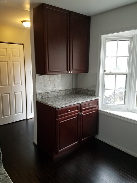 Kitchen - 6329 Fenestra Ct