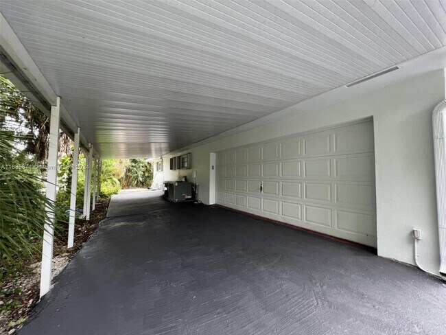 Building Photo - 1751 SW 30th Pl