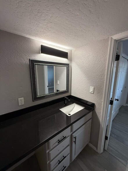 Building Photo - 1819 N 40th St