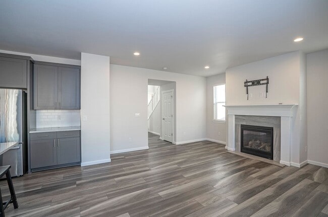 Building Photo - Newer 3-Bed Edgewood Home with A/C, Loft, ...