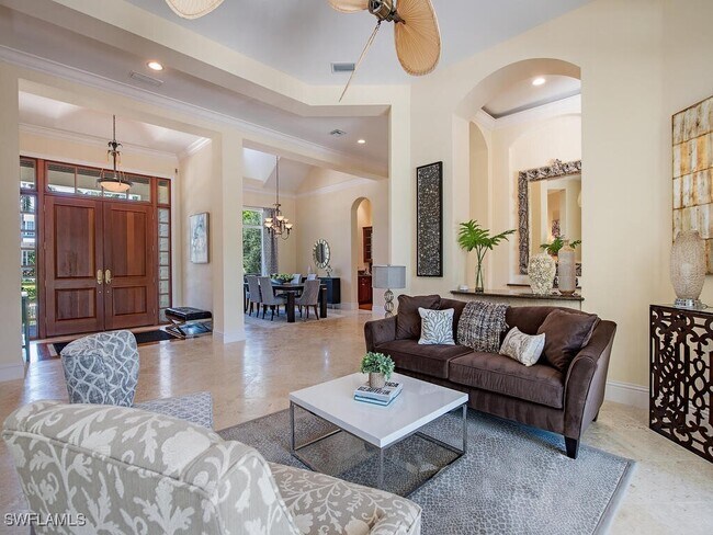 Building Photo - 194 4th Ave N