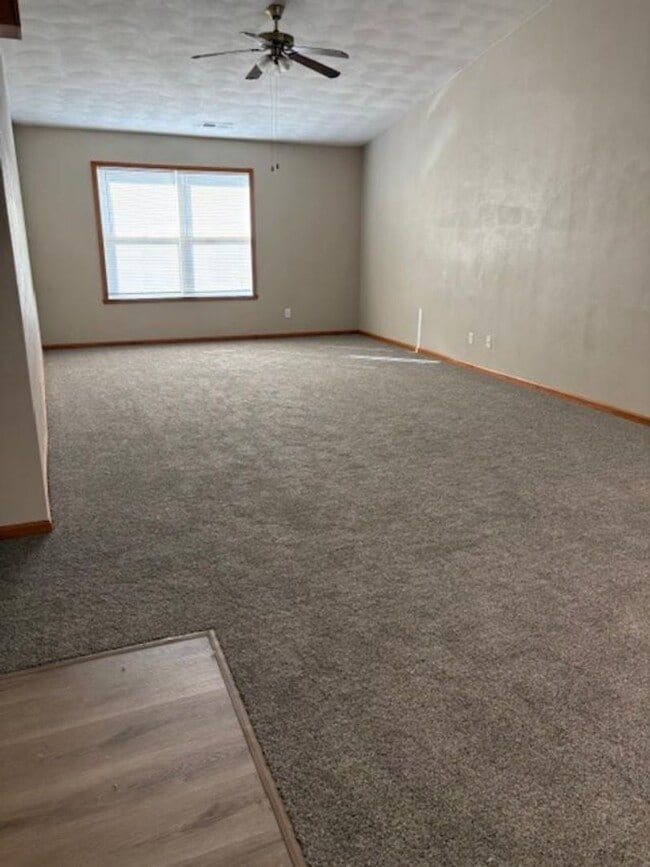 Building Photo - 10258 Clearwing Ln