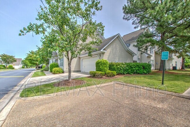 Building Photo - 1560 Wynd Crest Way