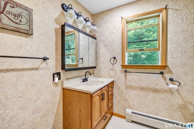Building Photo - 5 Saxony Dr