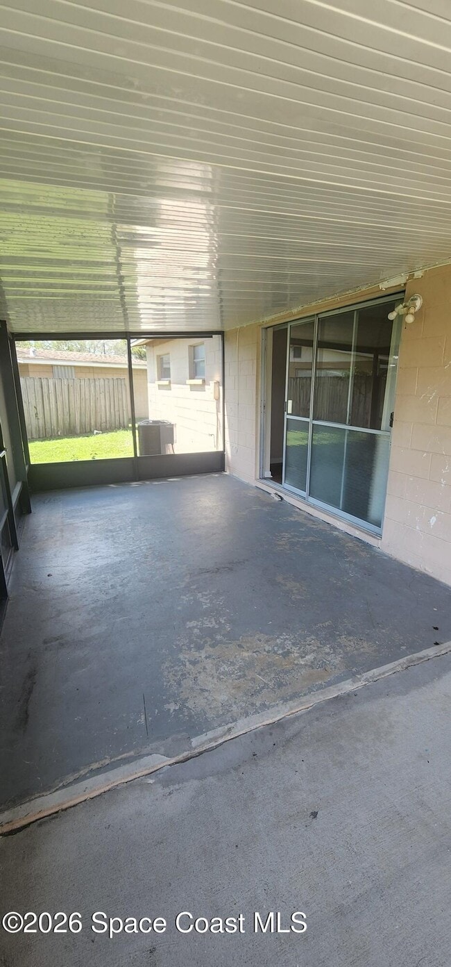 Building Photo - 1003 Coronado Dr
