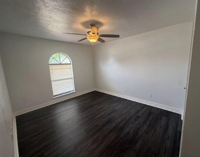 Building Photo - **MOVE IN READY HOME IN ALLEN**
