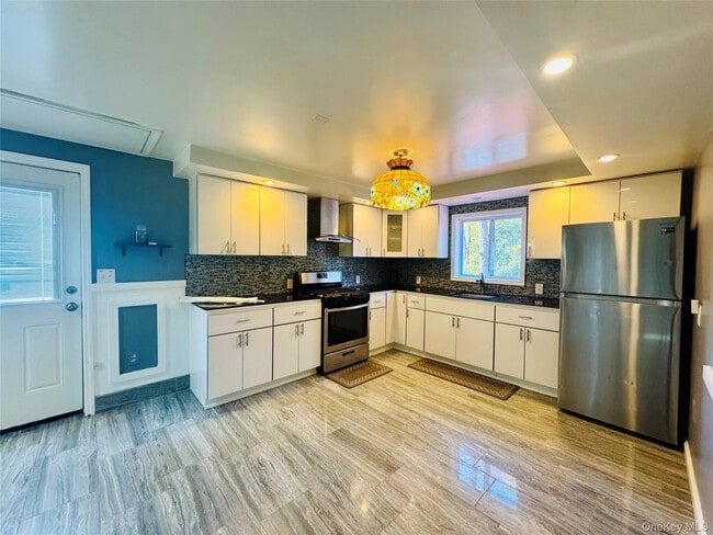 Building Photo - 20 Sylvan Trail