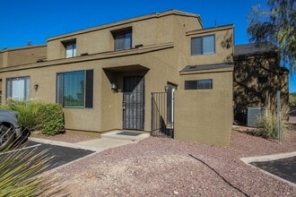 Building Photo - 1251 E Weimer Cir