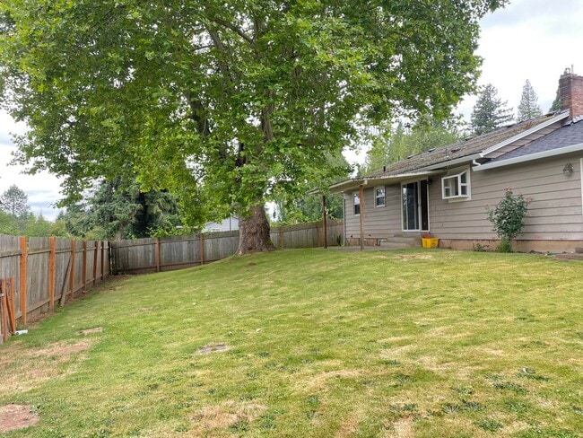 Building Photo - 3-Bedroom Home in SE Portland!