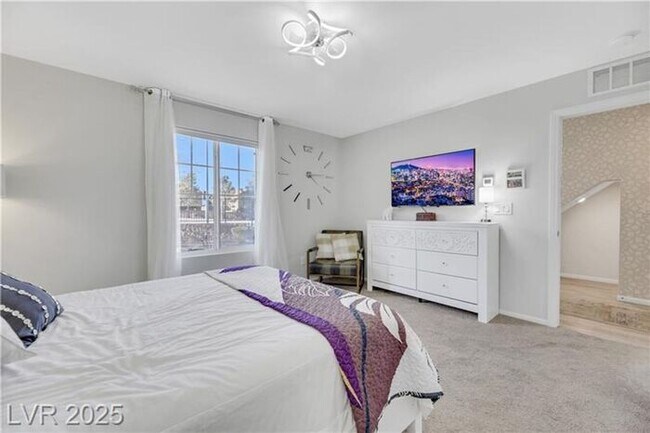 Building Photo - Modern 4-Bed Townhouse in Henderson