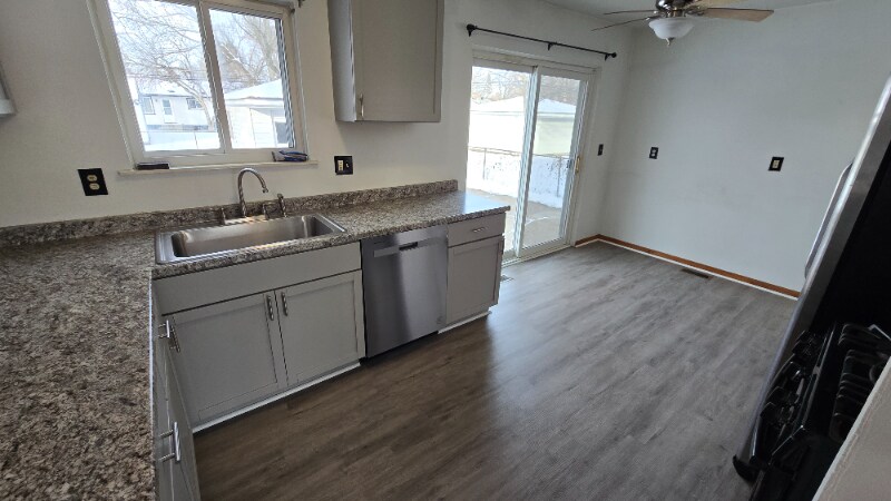 Building Photo - 30994 Dover St