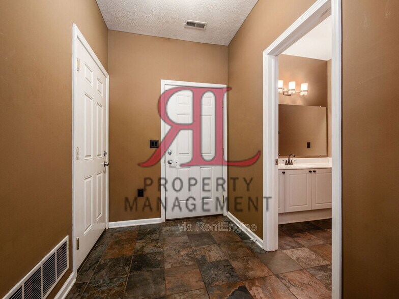 Building Photo - 7826 Scioto Crossing Blvd