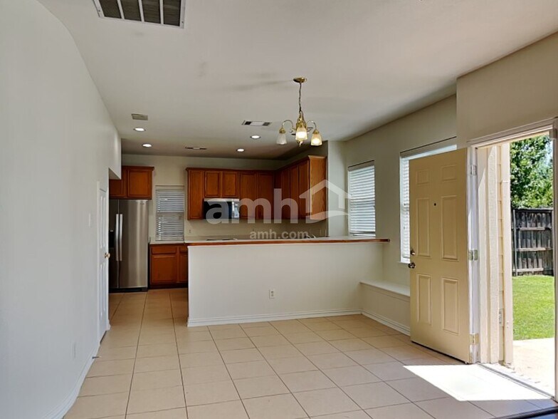 Building Photo - 2619 Hopkins Dr