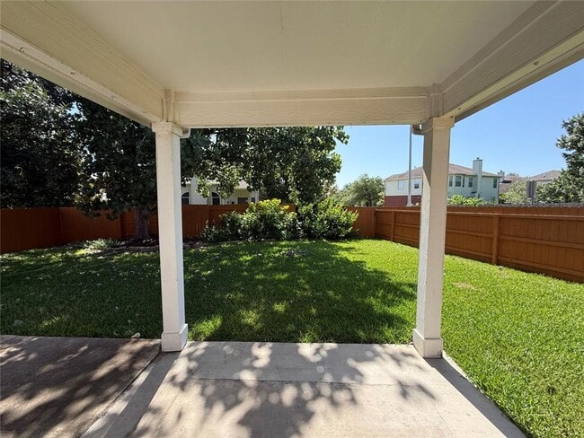 Building Photo - Beautiful 3 bed 2 bath house on corner lot