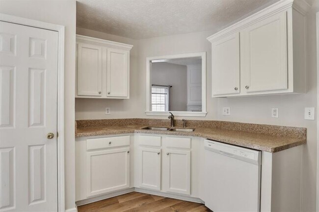 Building Photo - 2295 Winthrope Way Dr