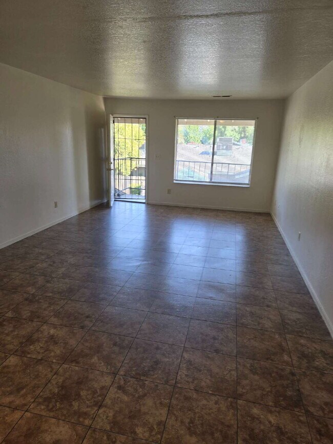 Building Photo - Ready Now! One bedroom apartment home with...