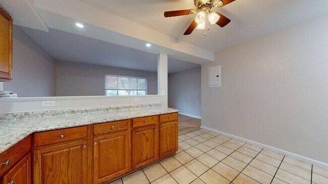 Building Photo - Elyria - updated 3 bed/1 bath townhouses for rent!