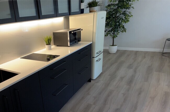 Building Photo - 2250 La Granada Dr