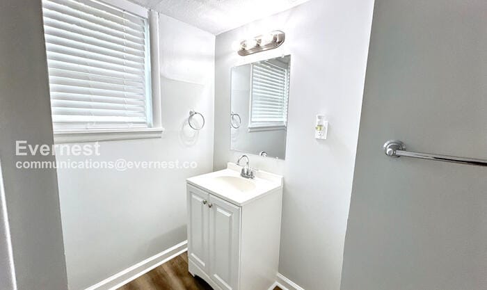 Building Photo - 2507 Dawn Dr