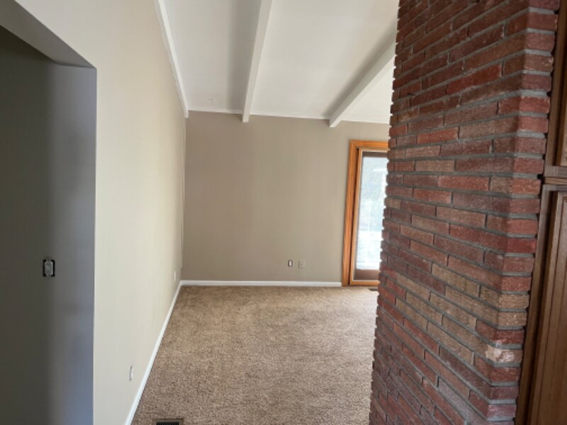 Building Photo - 930 Sherwood St