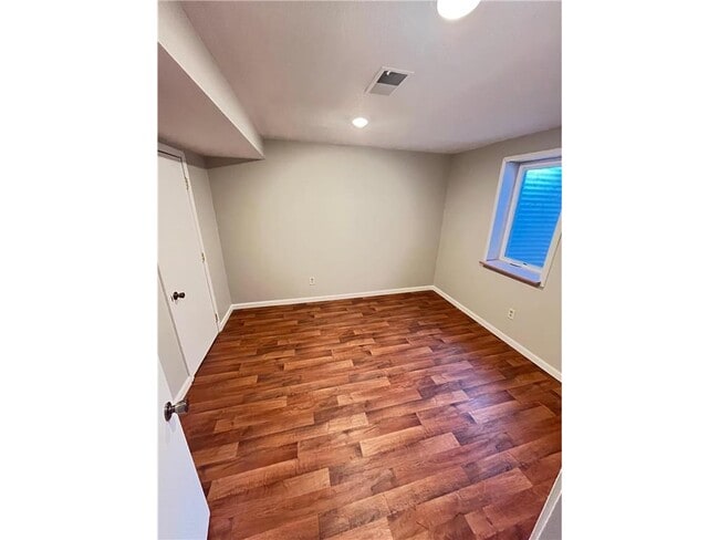 Building Photo - 1811 Judd Ave N