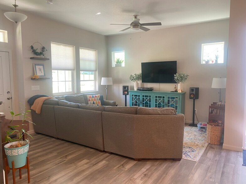Living Room - 168 Mayflower Park Pl