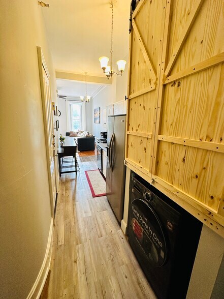 Building Photo - 57 Ten Broeck St