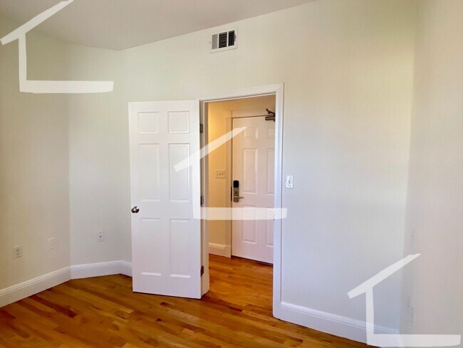 Building Photo - Spacious 2BR Allston Listing!